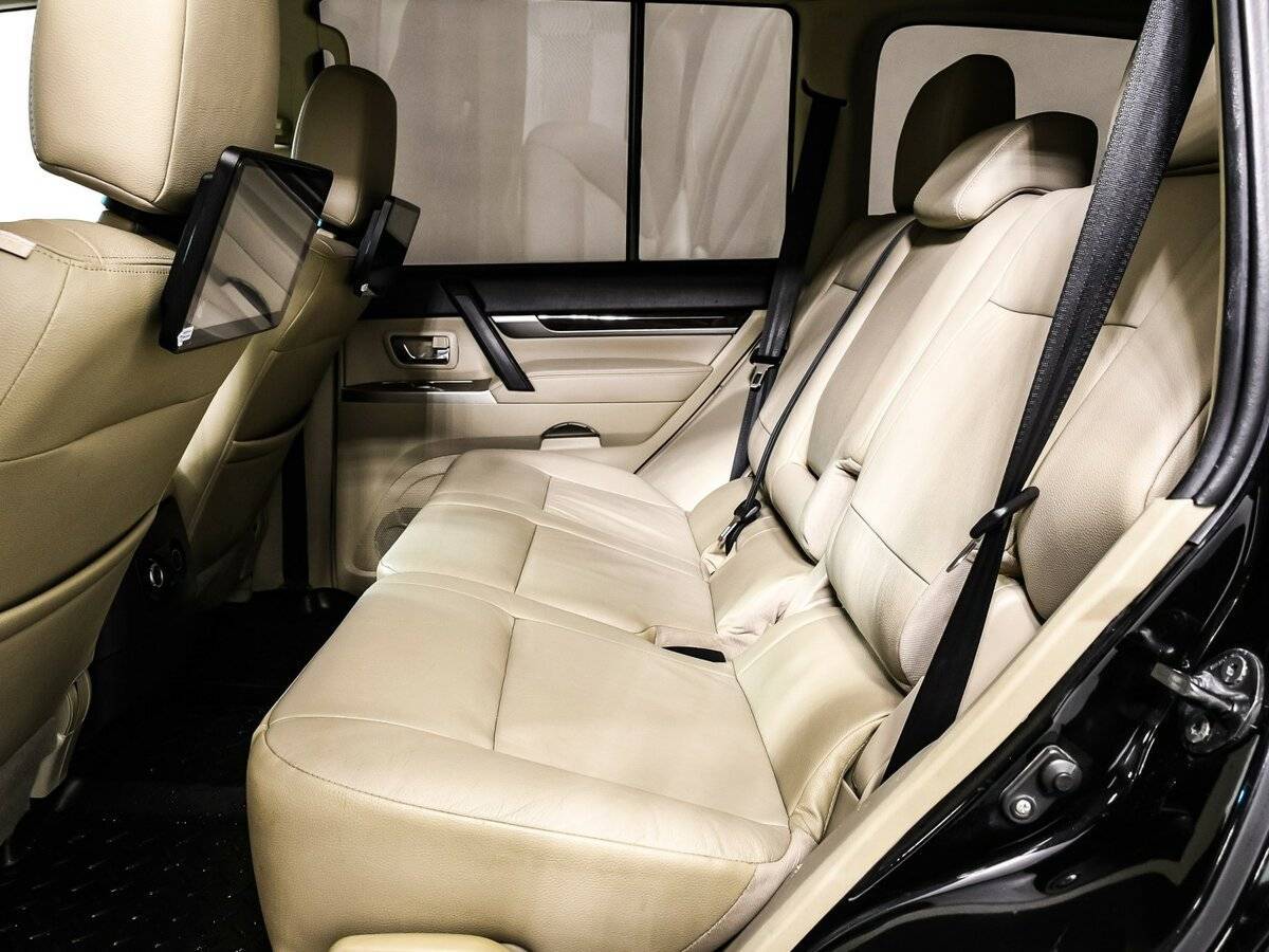 Mitsubishi Pajero, 2017 Фото №12