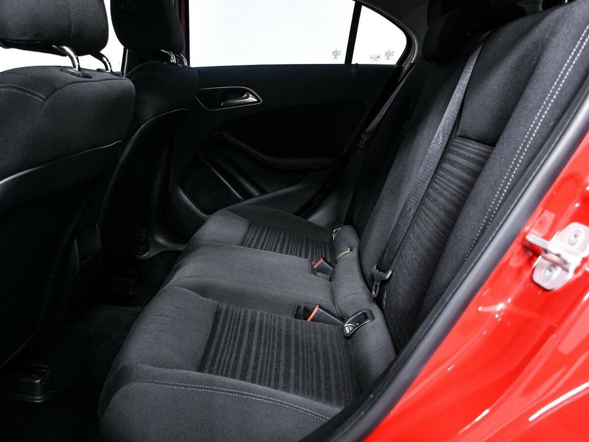 Mercedes-Benz A-Класс 180, 2013 Фото №10