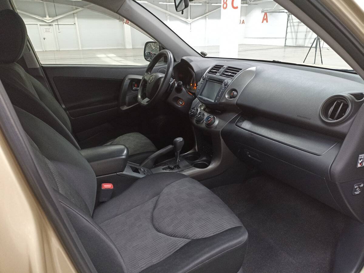 Toyota RAV4, 2011 Фото №11