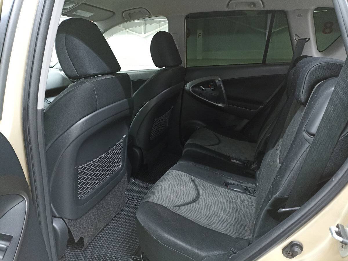 Toyota RAV4, 2011 Фото №12