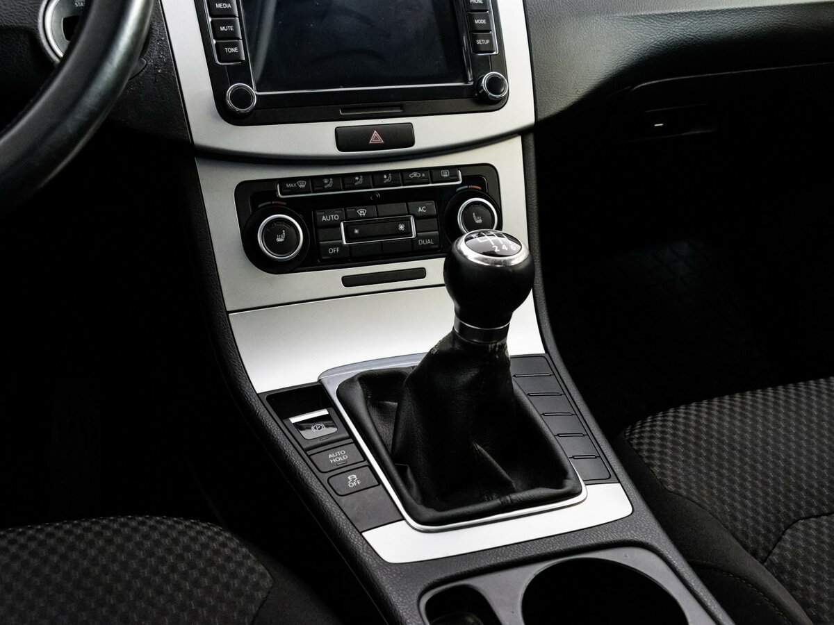 Volkswagen Passat, 2011 Фото №9