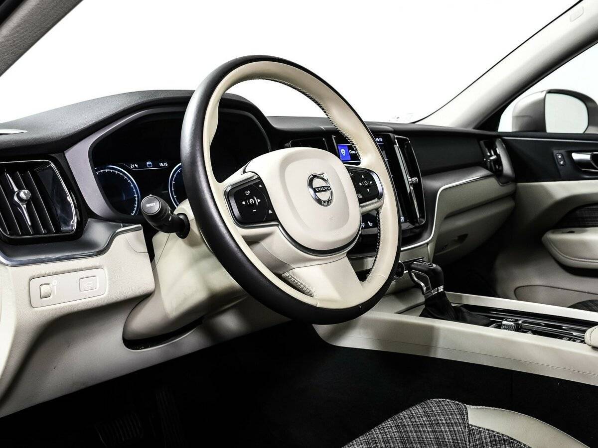 Volvo XC60, 2020 Фото №12