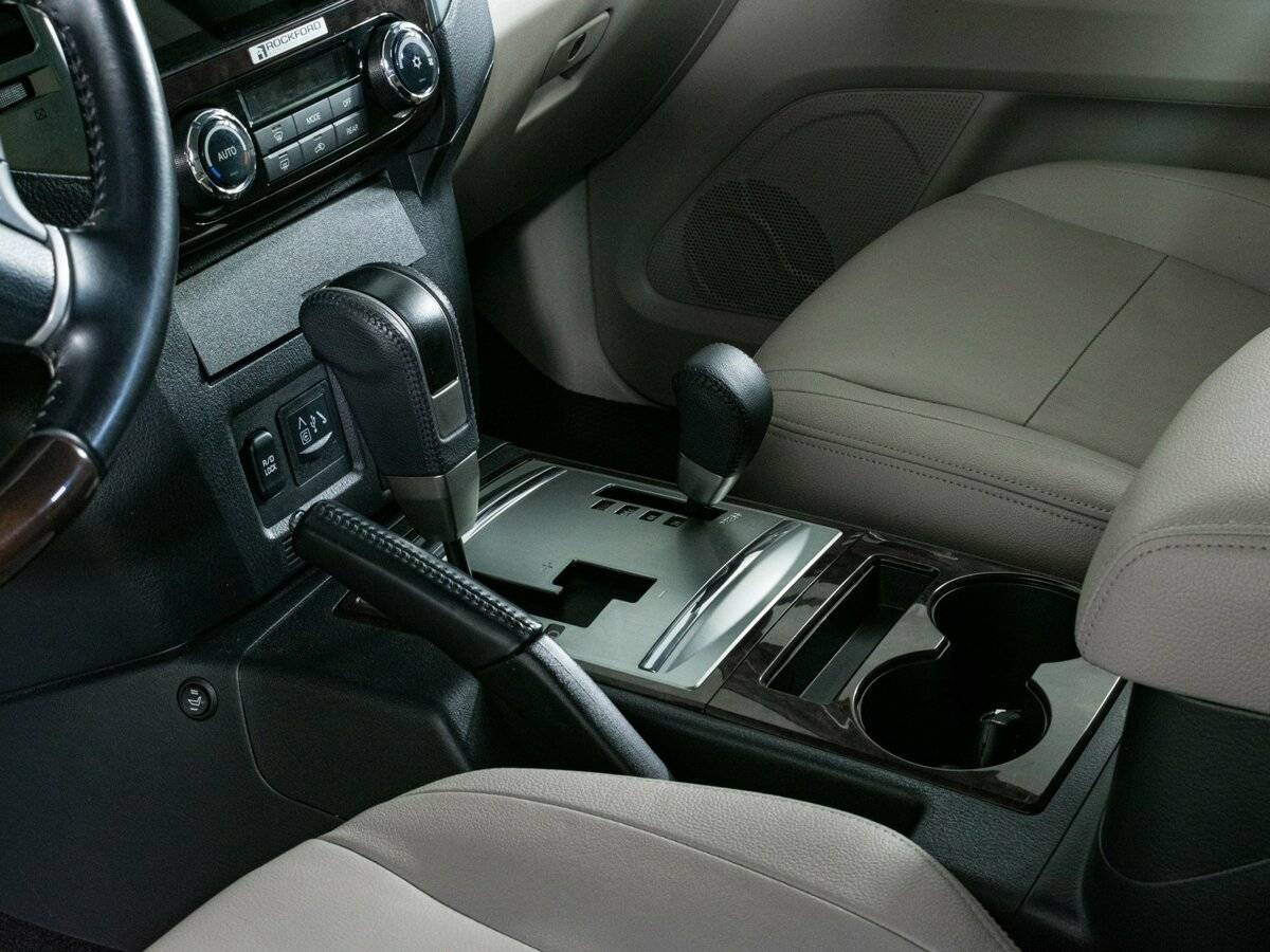 Mitsubishi Pajero, 2019 Фото №16