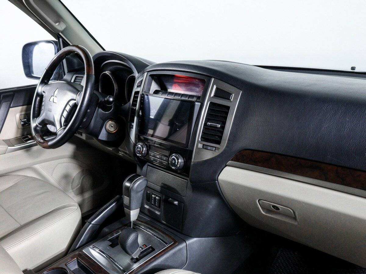 Mitsubishi Pajero, 2017 Фото №6