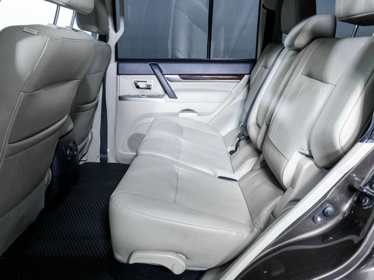 Mitsubishi Pajero, 2017 Фото №7