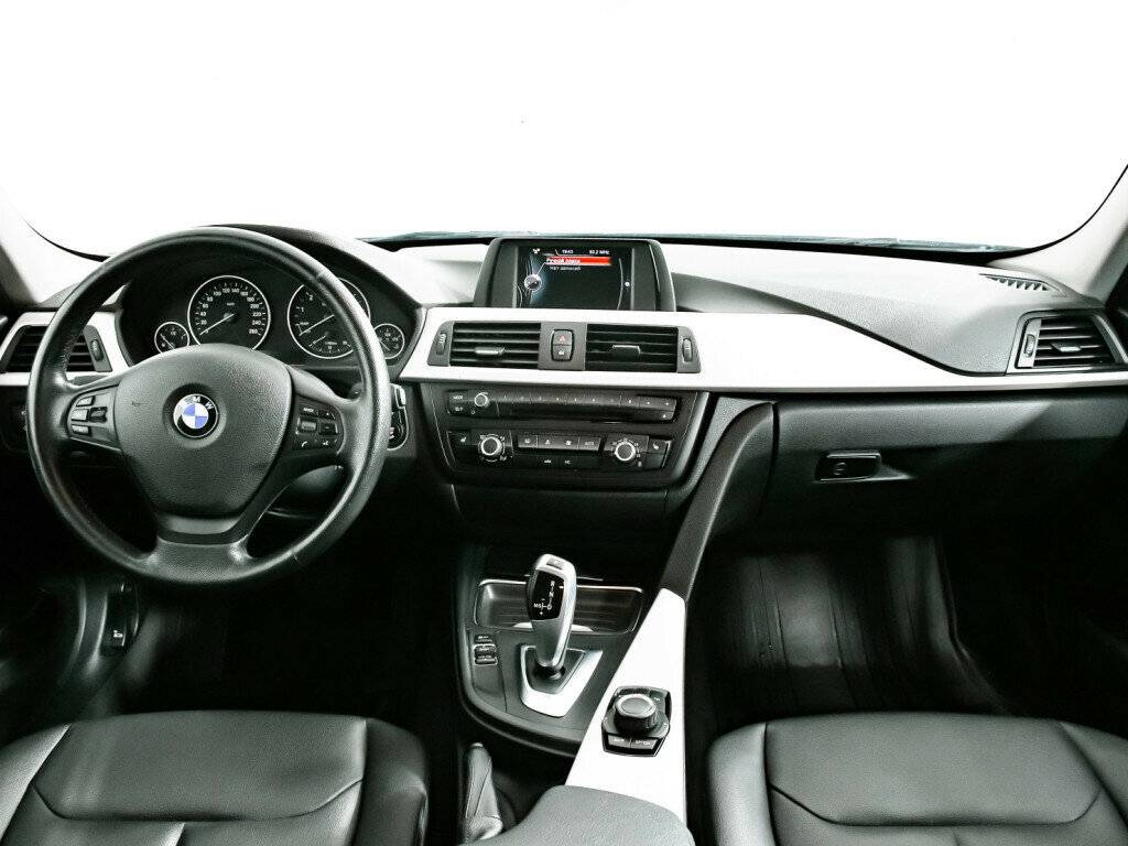 BMW 3 серии 316i, 2015 Фото №9