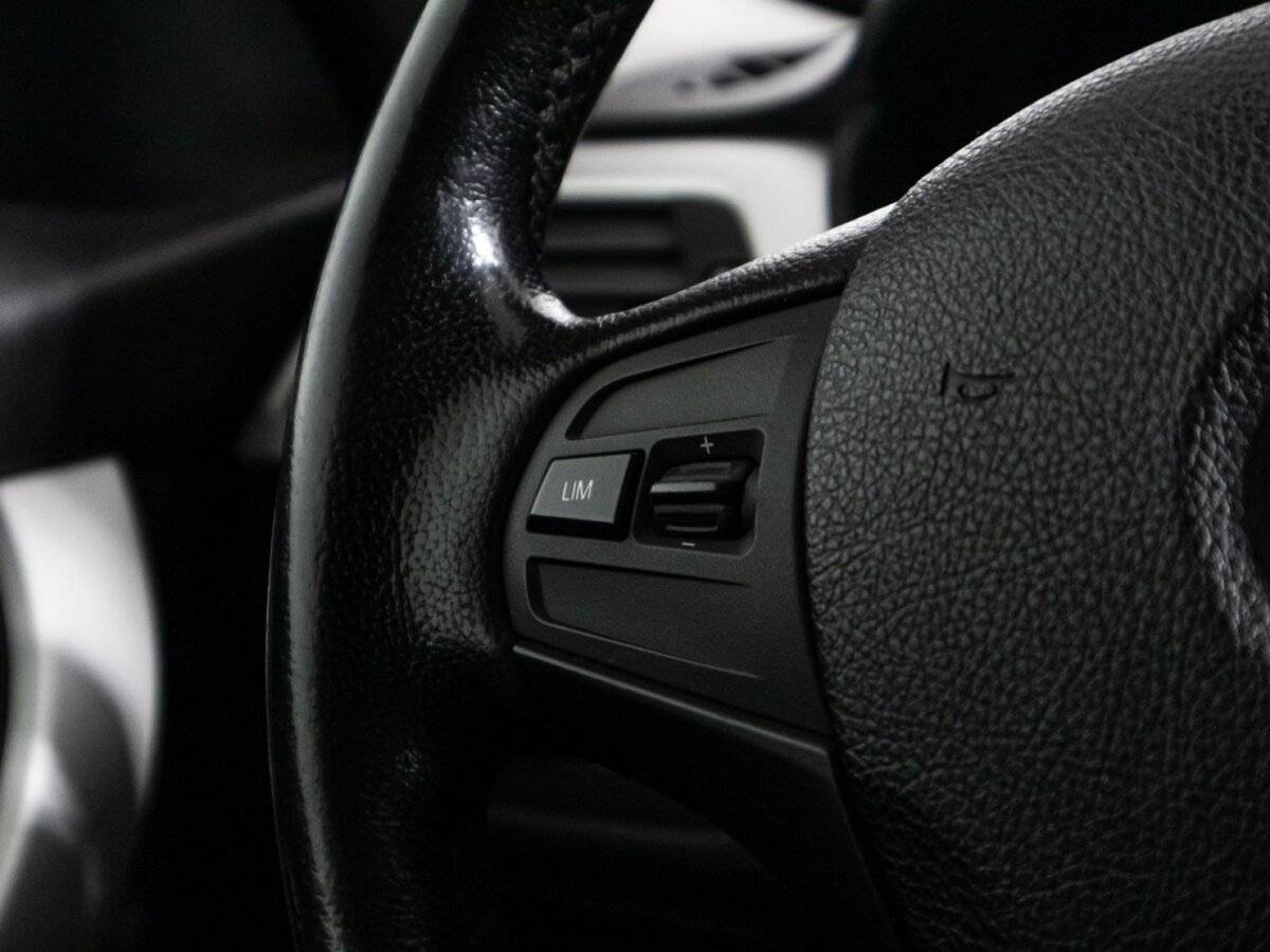 BMW 3 серии 320i, 2012 Фото №21