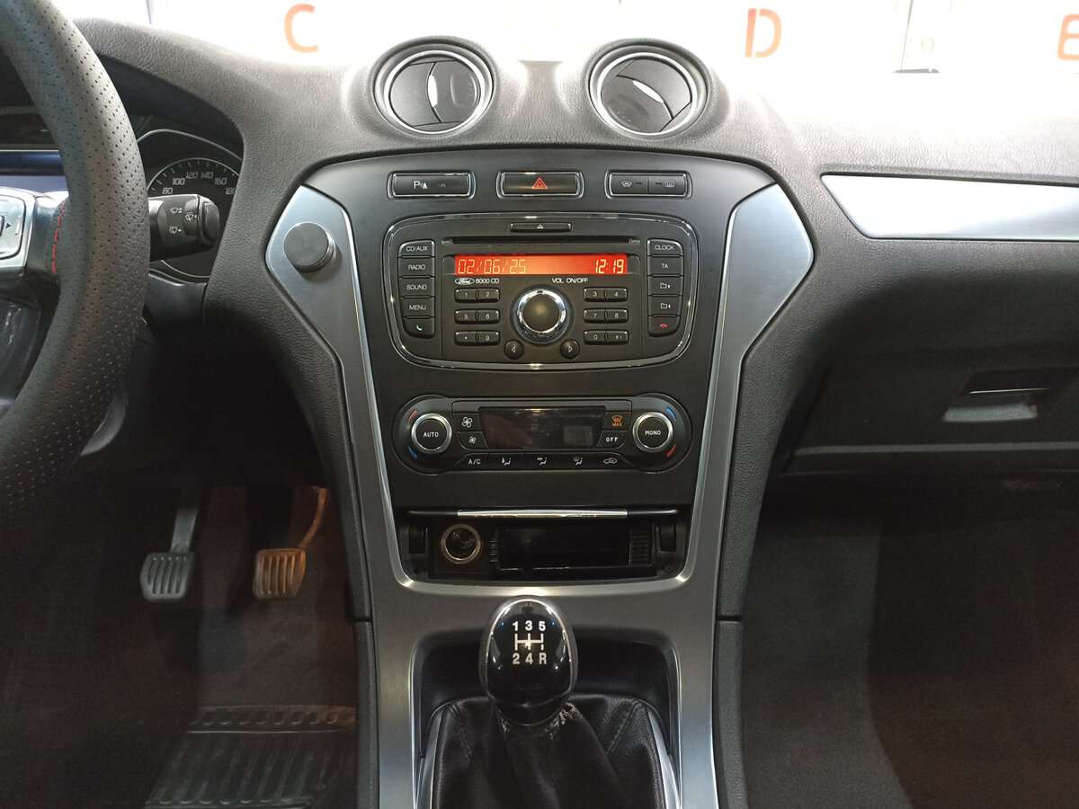 Ford Mondeo, 2011 Фото №15