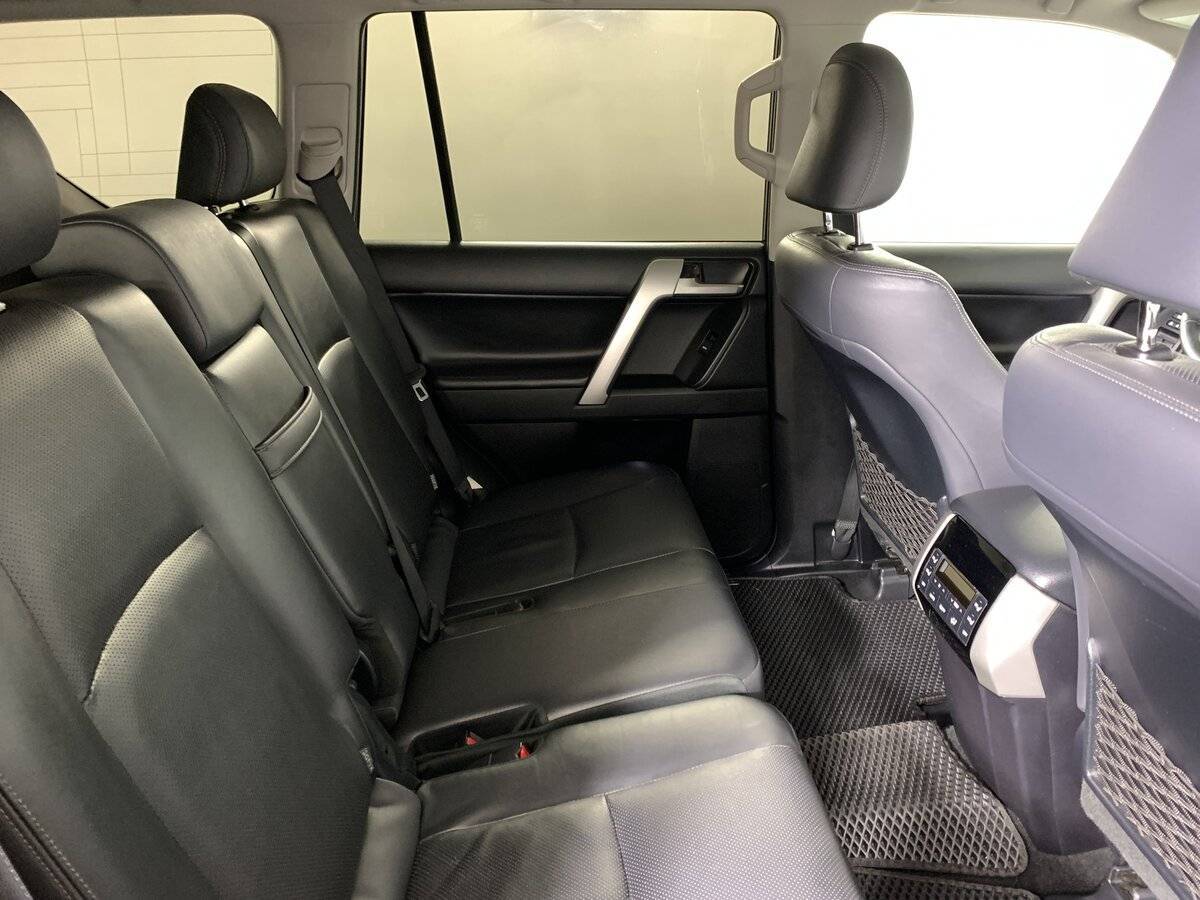Toyota Land Cruiser Prado, 2018 Фото №17