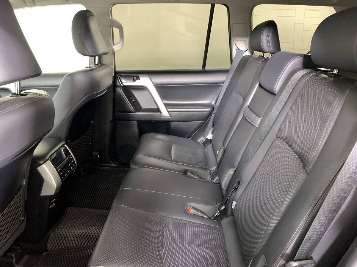 Toyota Land Cruiser Prado, 2018 Фото №18