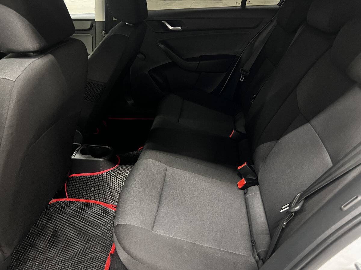 Skoda Rapid, 2016 Фото №12