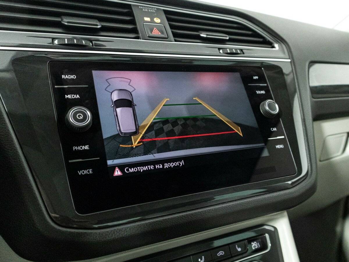 Volkswagen Tiguan, 2018 Фото №16