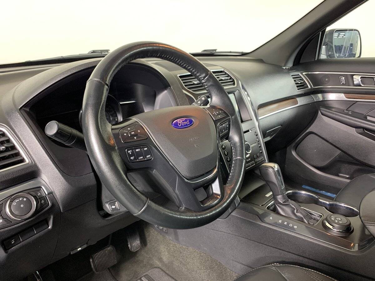 Ford Explorer, 2017 Фото №11