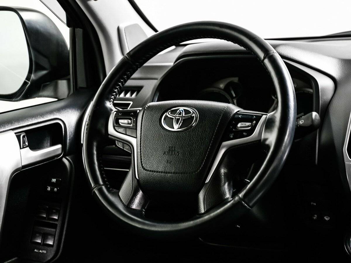 Toyota Land Cruiser Prado, 2018 Фото №16