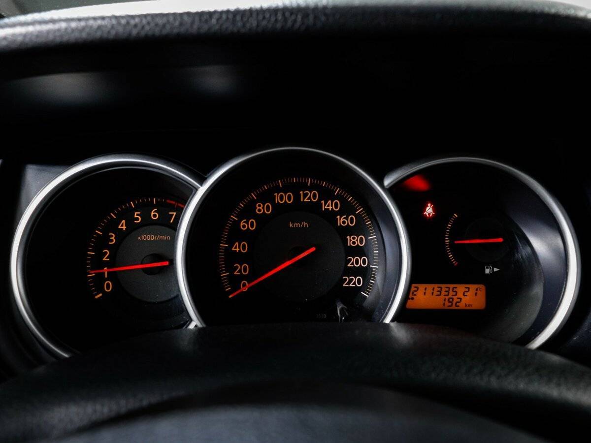 Nissan Tiida, 2008 Фото №11