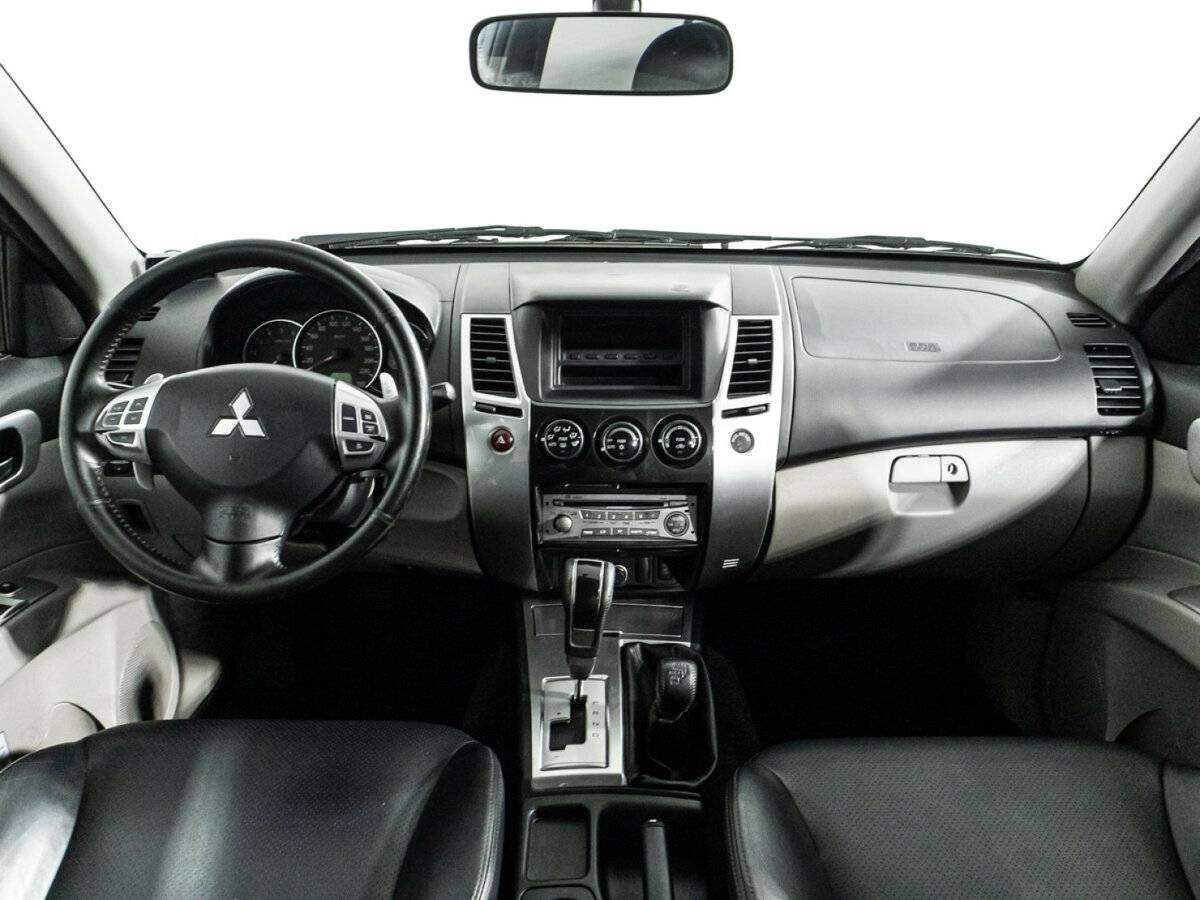 Mitsubishi Pajero Sport, 2011 Фото №13