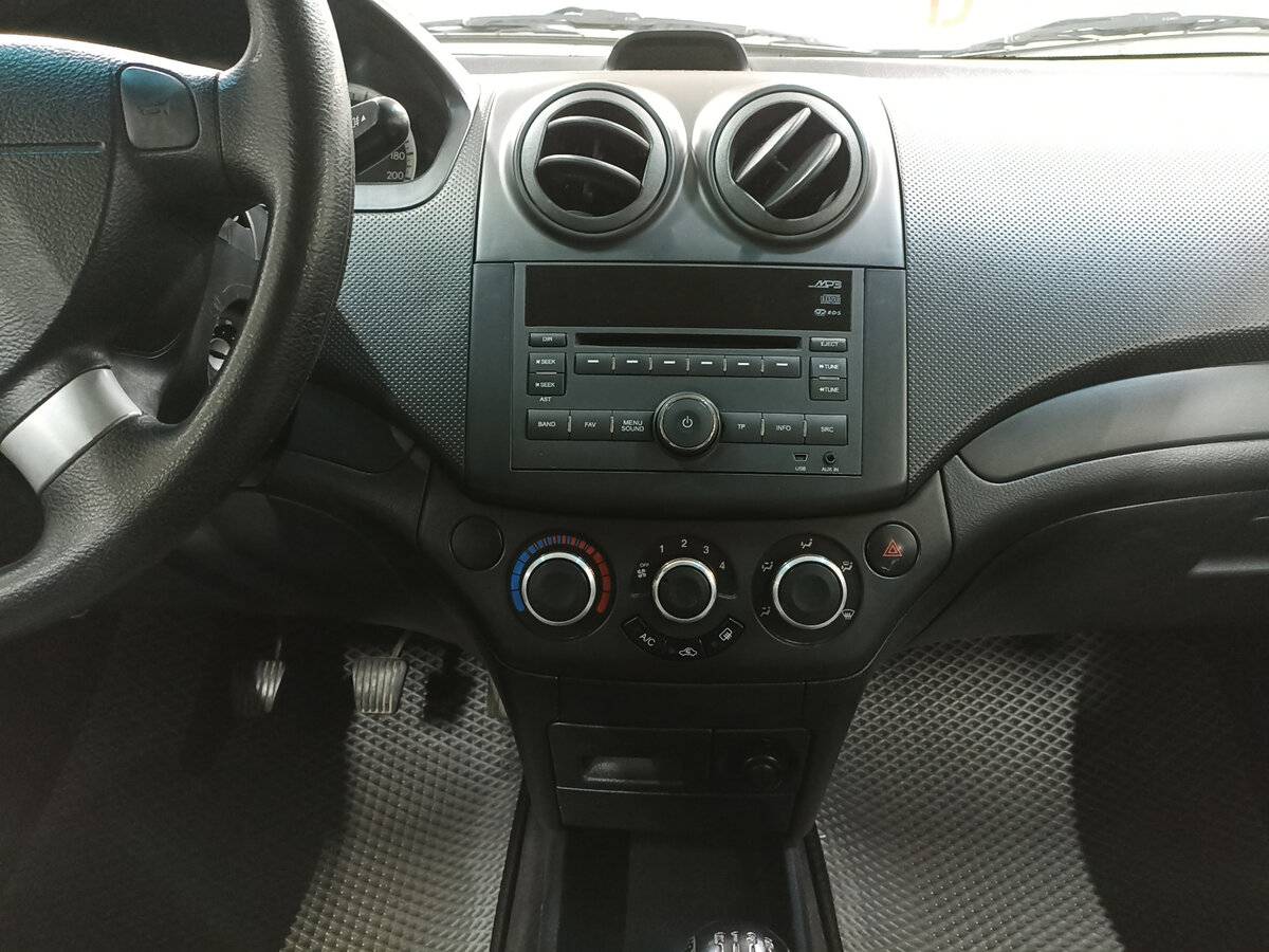 Chevrolet Aveo, 2011 Фото №15