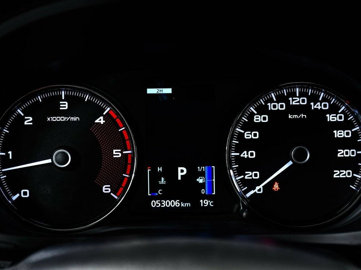 Mitsubishi Pajero Sport, 2018 Фото №10