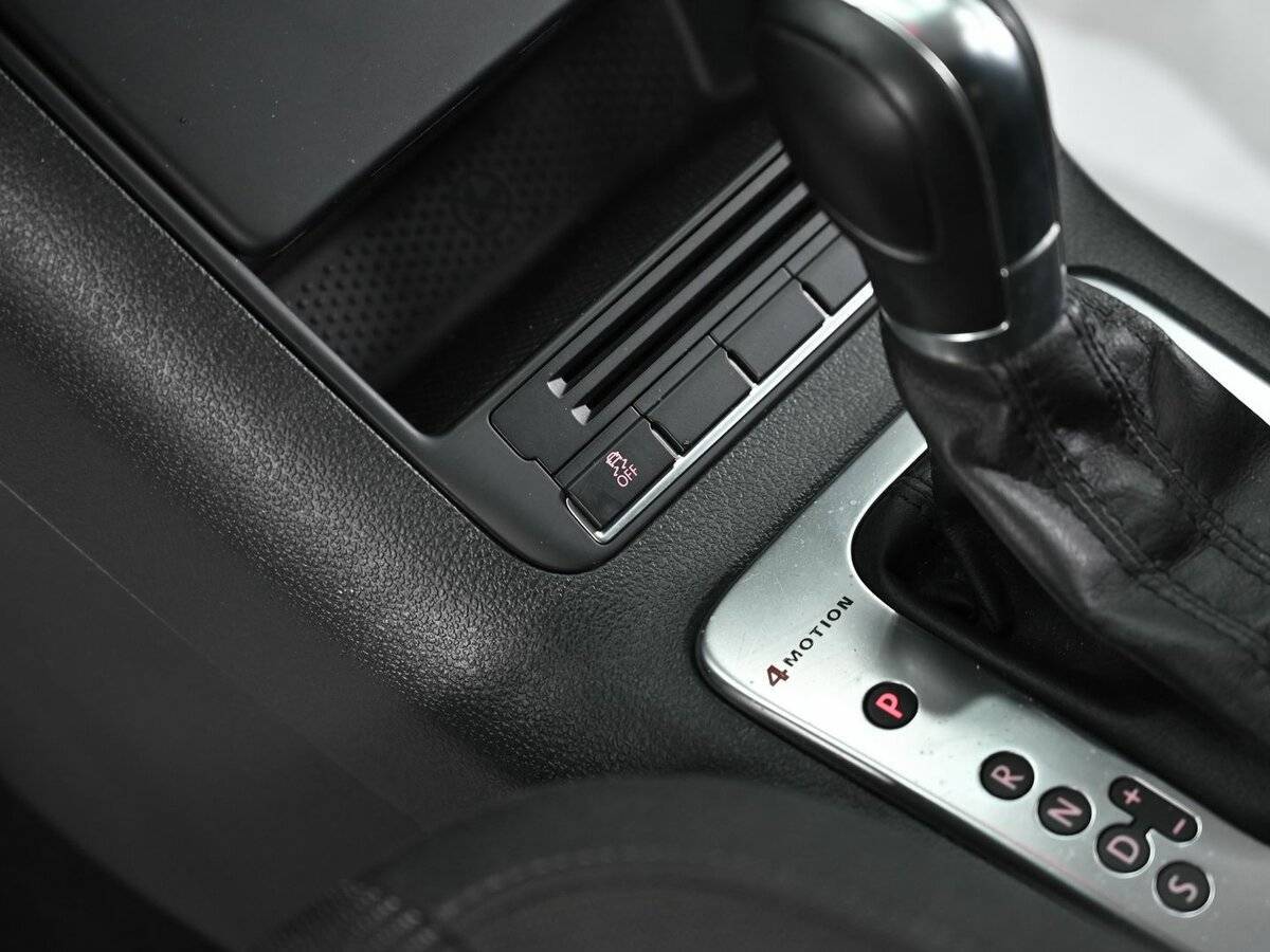 Volkswagen Tiguan, 2011 Фото №11