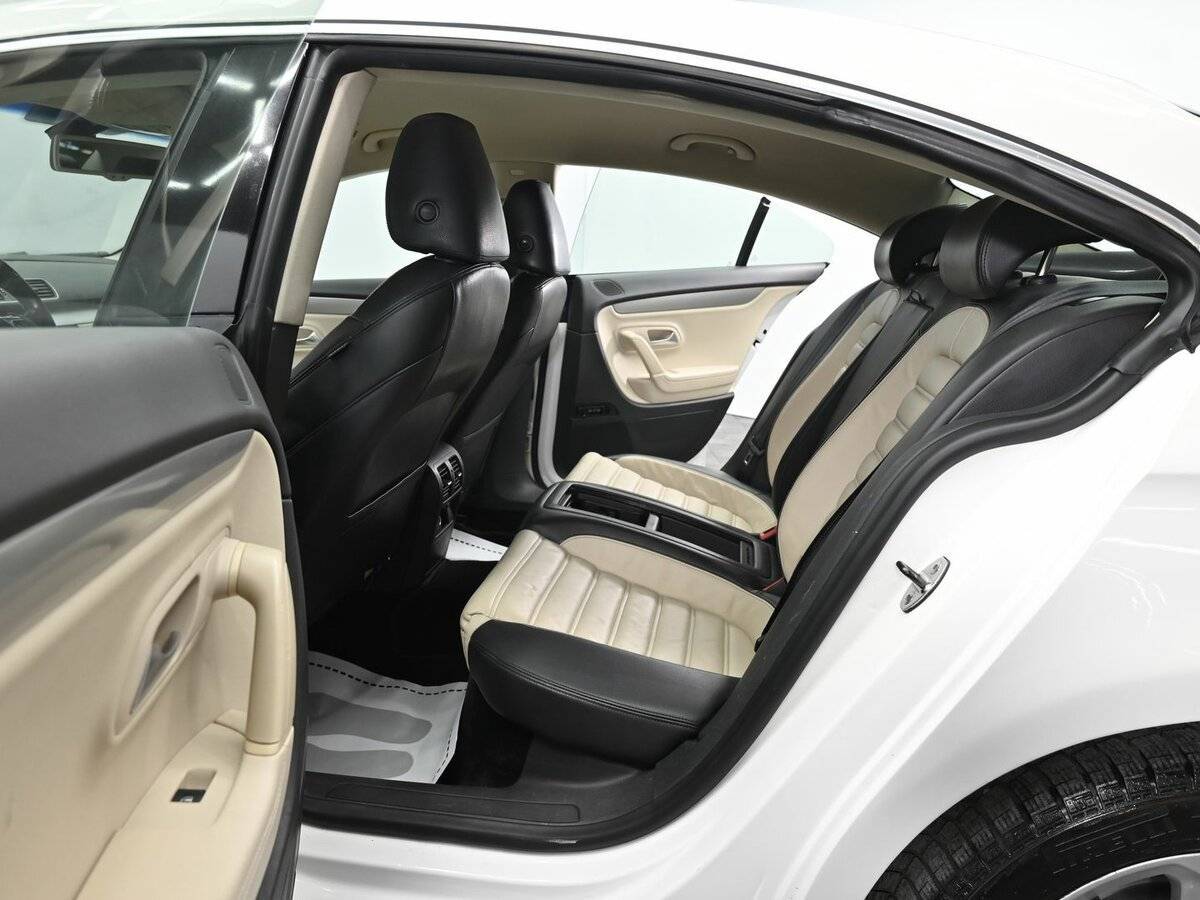 Volkswagen Passat CC, 2011 Фото №14