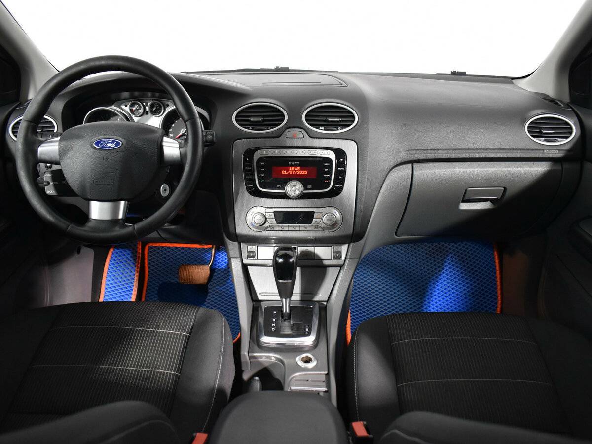 Ford Focus, 2010 Фото №11