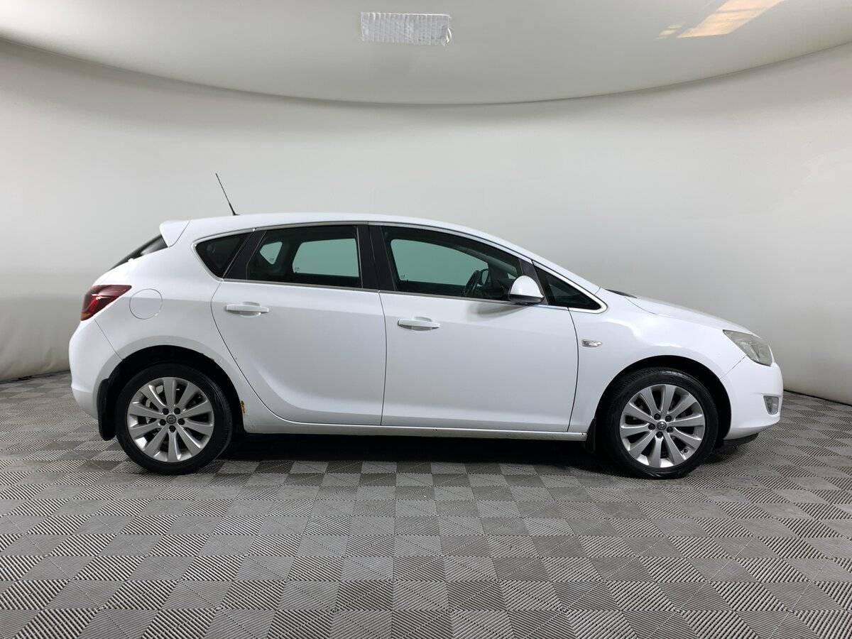 Opel Astra, 2011 - 131 254 км. | Фото №4