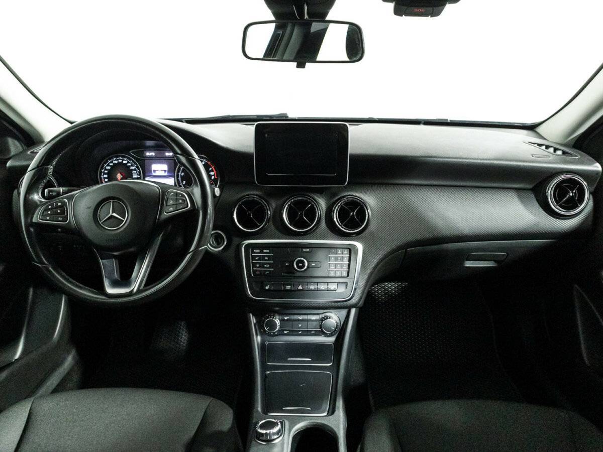 Mercedes-Benz A-Класс 180, 2017 Фото №13
