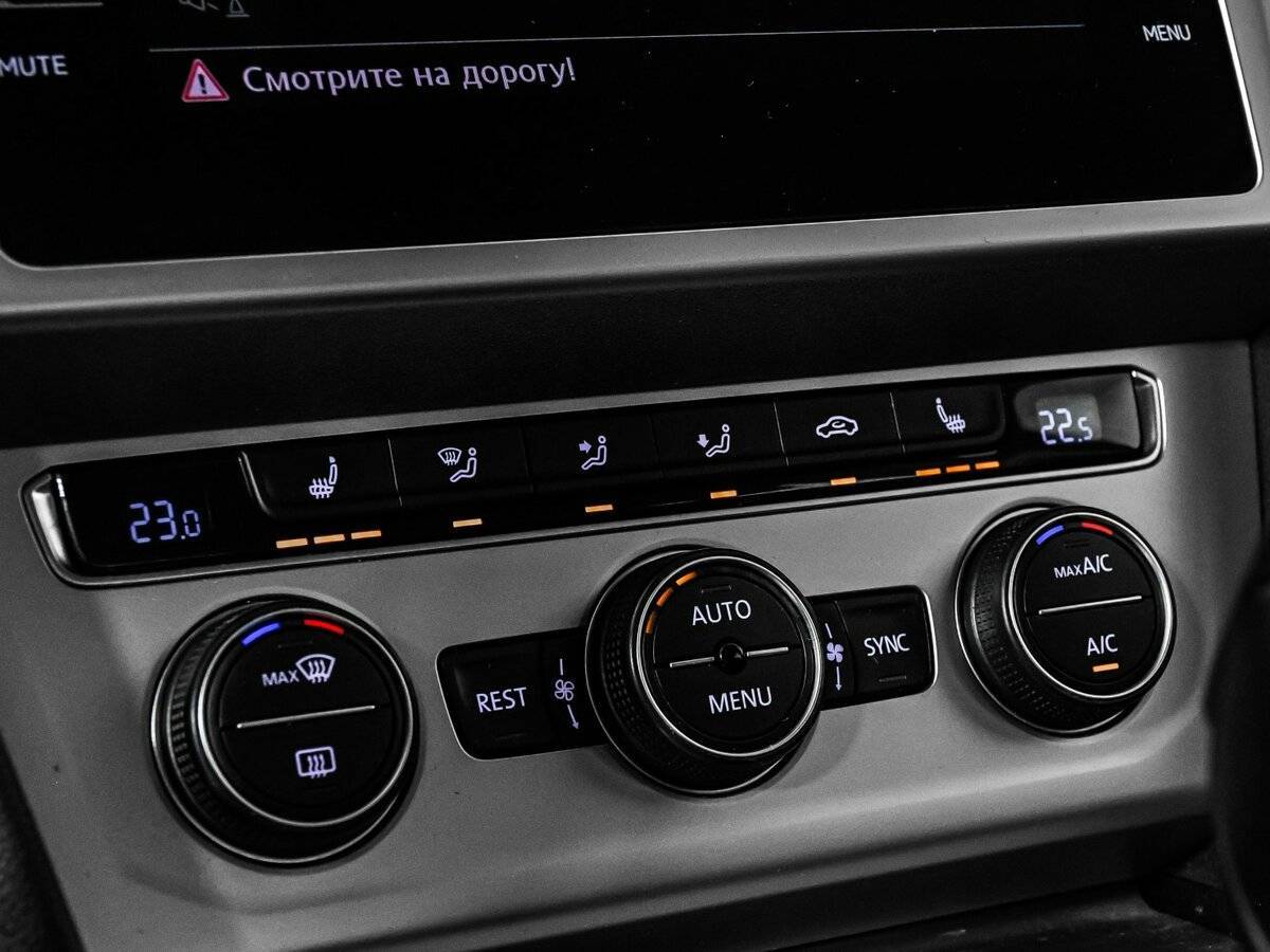 Volkswagen Passat, 2018 Фото №17