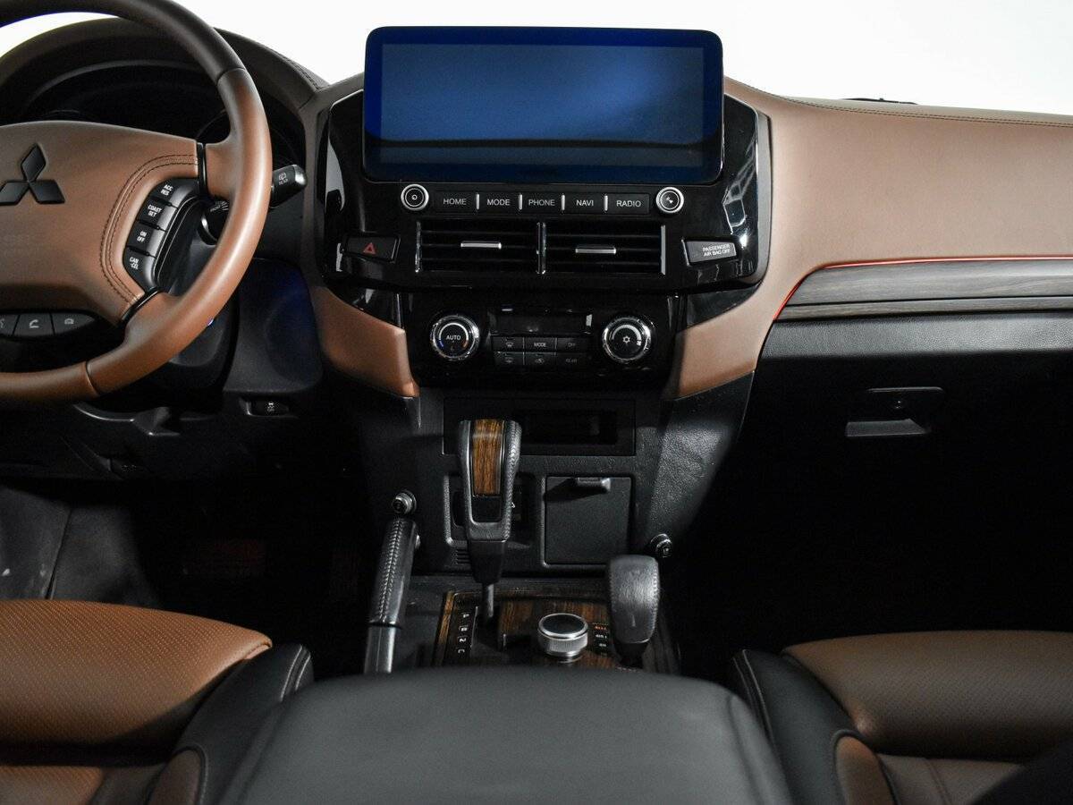 Mitsubishi Pajero, 2022 Фото №13