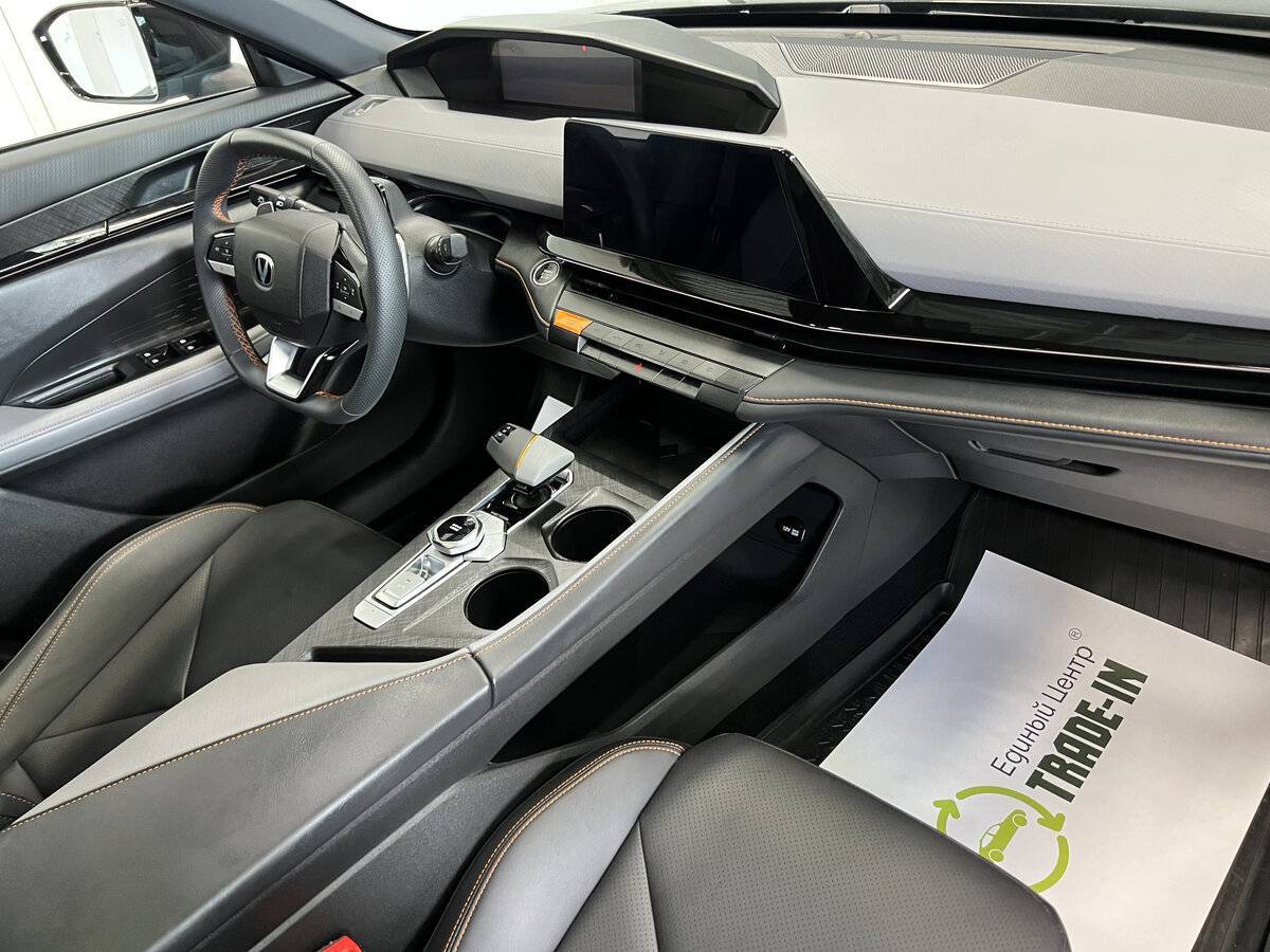 Changan UNI-V, 2023 Фото №13