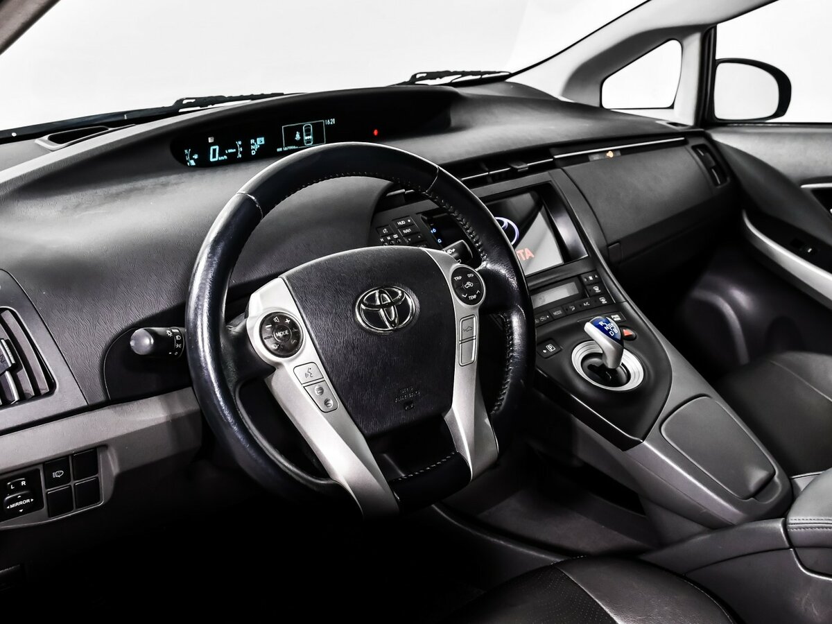Toyota Prius III (XW30), 2010 Фото №12