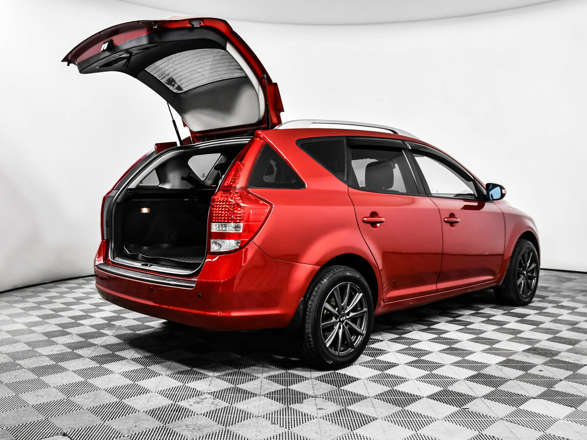 Kia Ceed I Рестайлинг, 2011 Фото №12