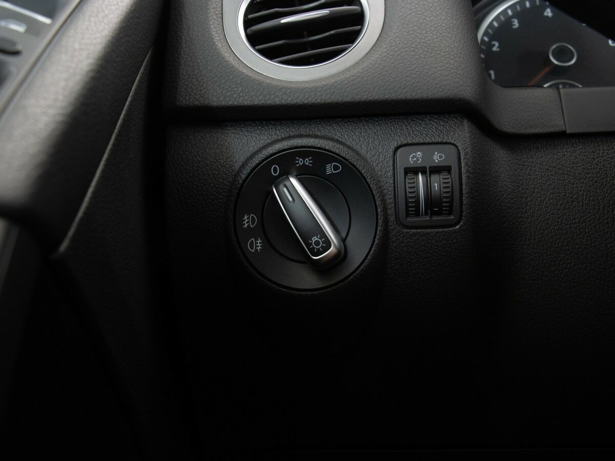 Volkswagen Tiguan I, 2010 Фото №15