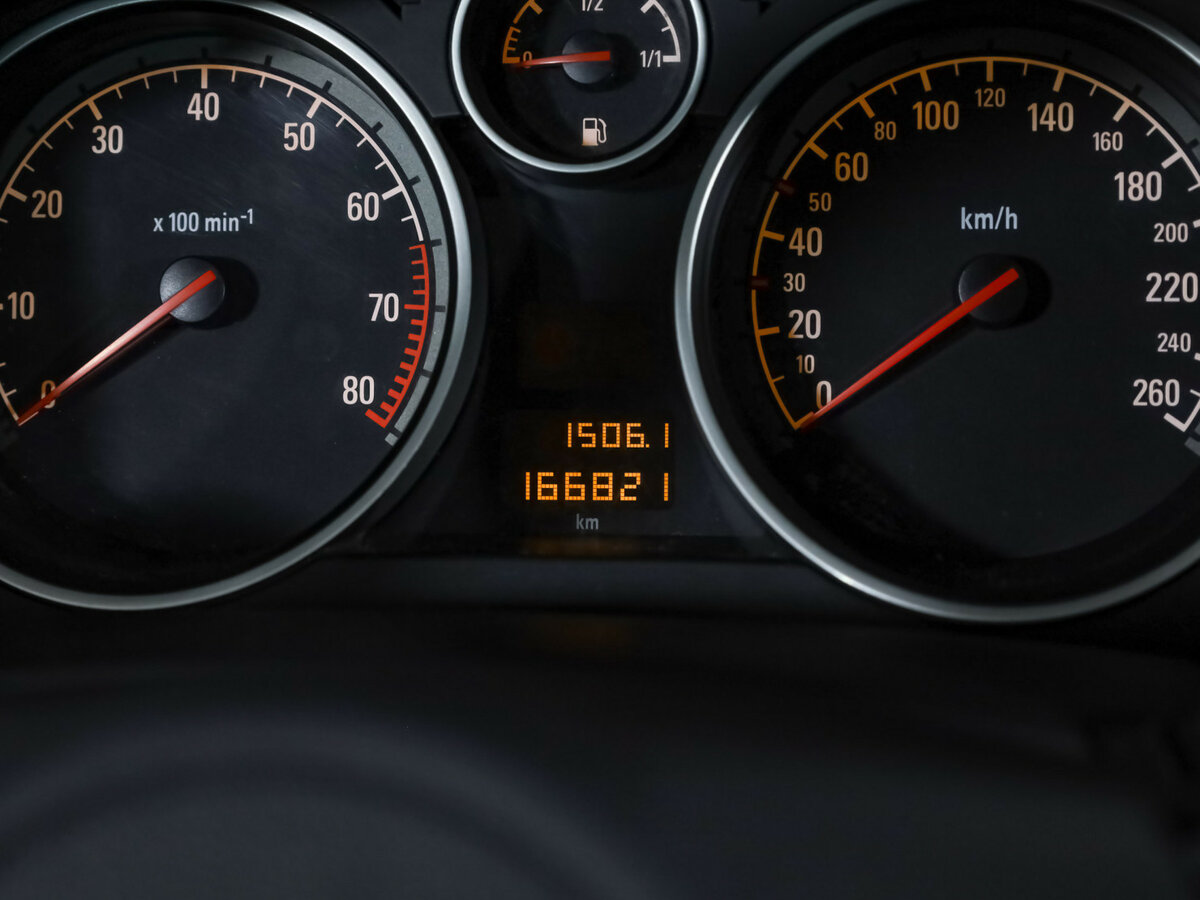 Opel Astra GTC H Рестайлинг, 2008 Фото №11