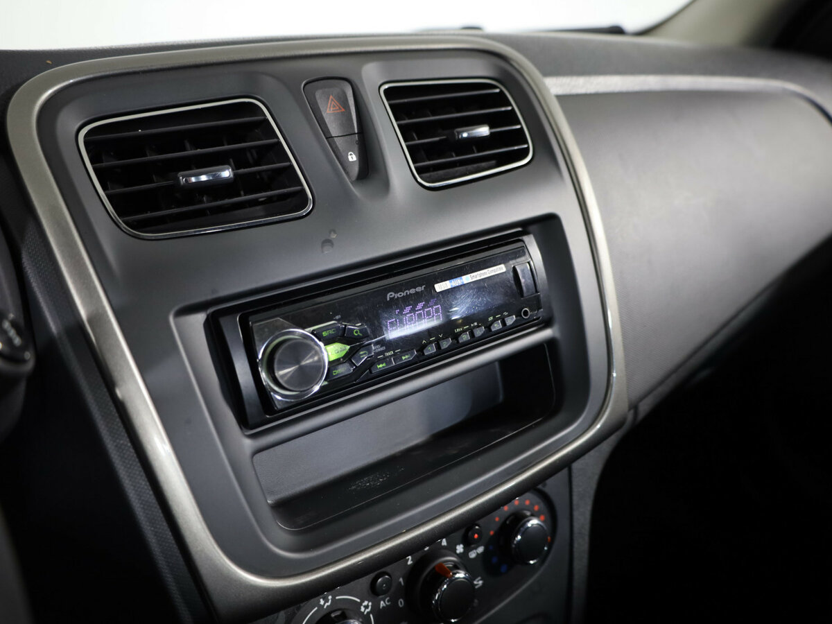 Renault Logan II, 2015 Фото №18