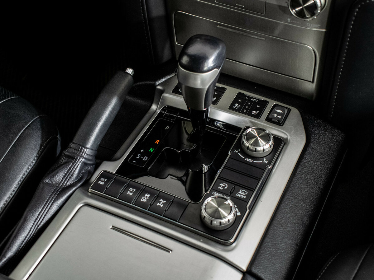 Toyota Land Cruiser 200 Series Рестайлинг 2, 2019 Фото №17