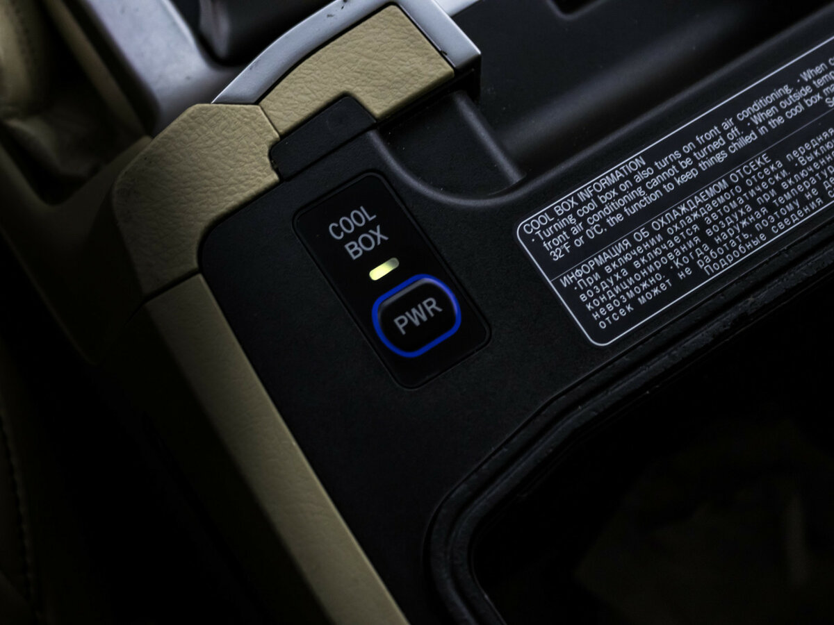 Toyota Land Cruiser 200 Series Рестайлинг 2, 2016 Фото №21