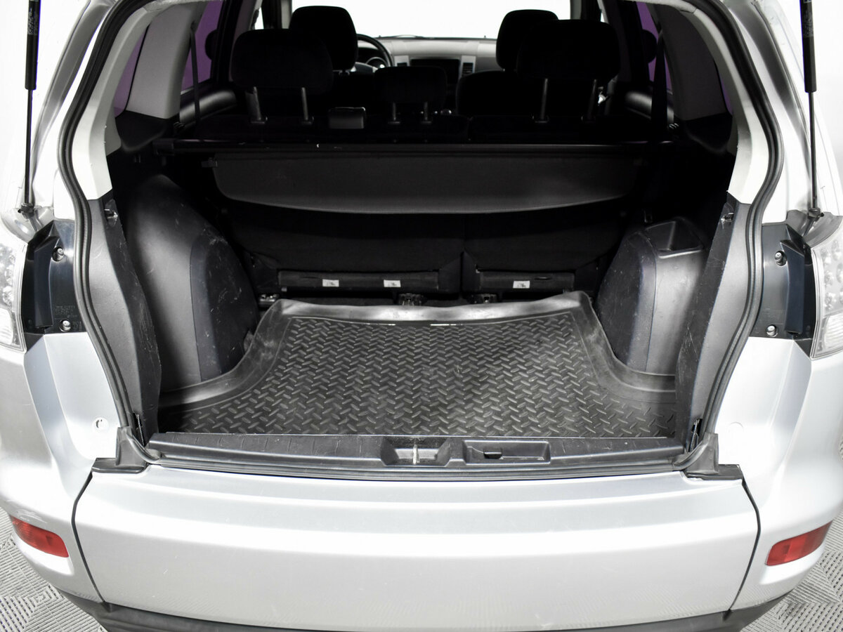 Mitsubishi Outlander II Рестайлинг, 2010 Фото №17