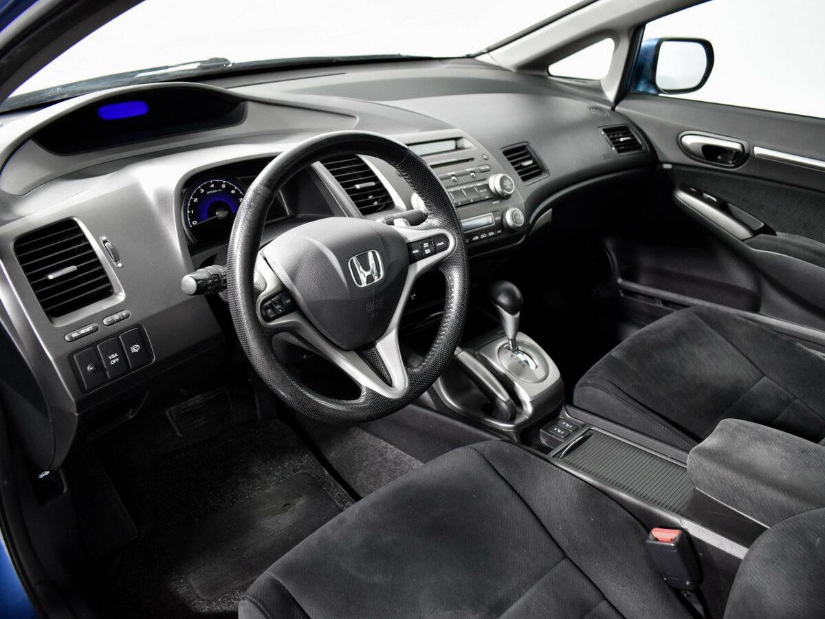 Honda Civic VIII Рестайлинг, 2009 Фото №9