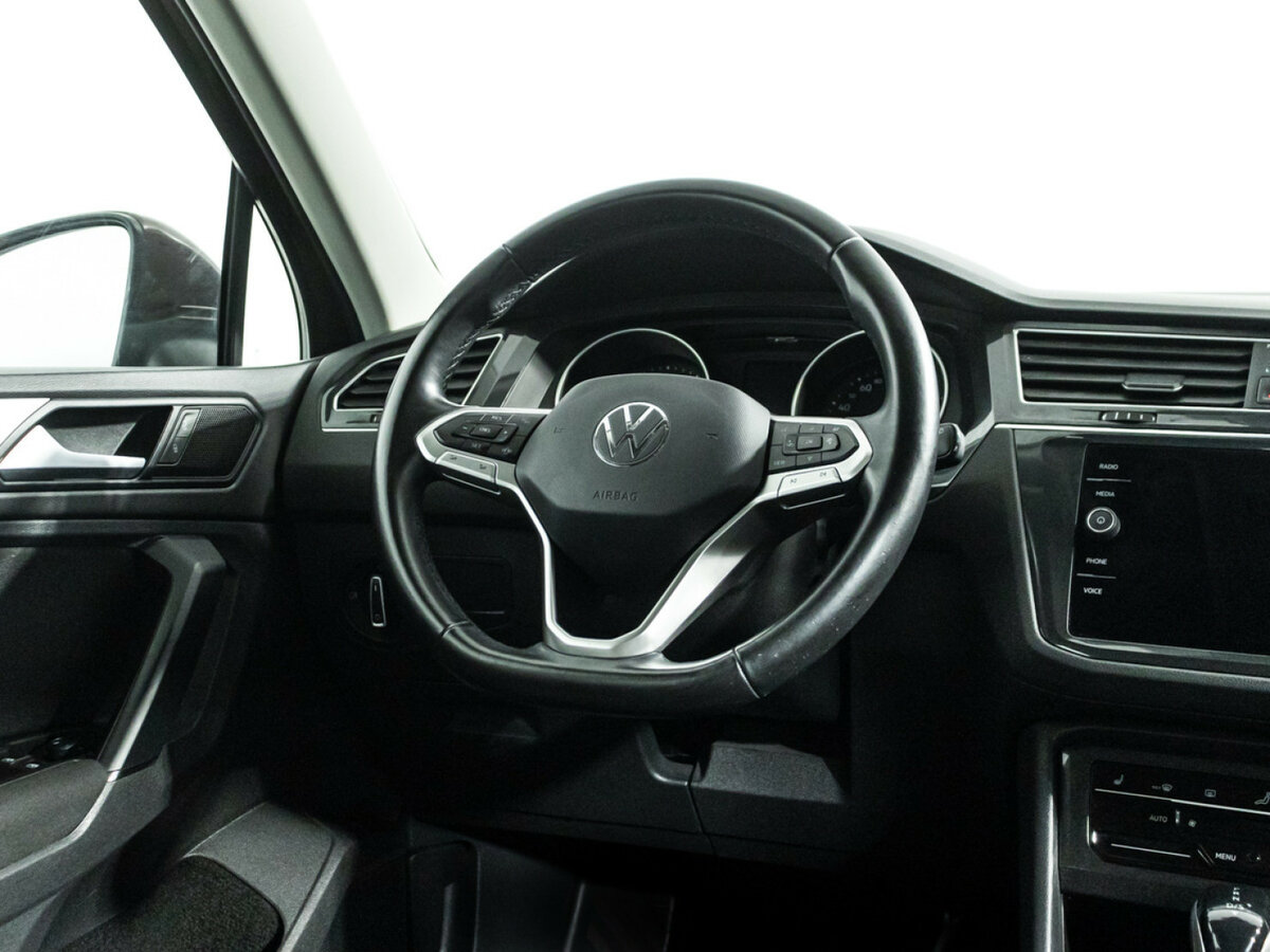 Volkswagen Tiguan II Рестайлинг, 2021 Фото №17