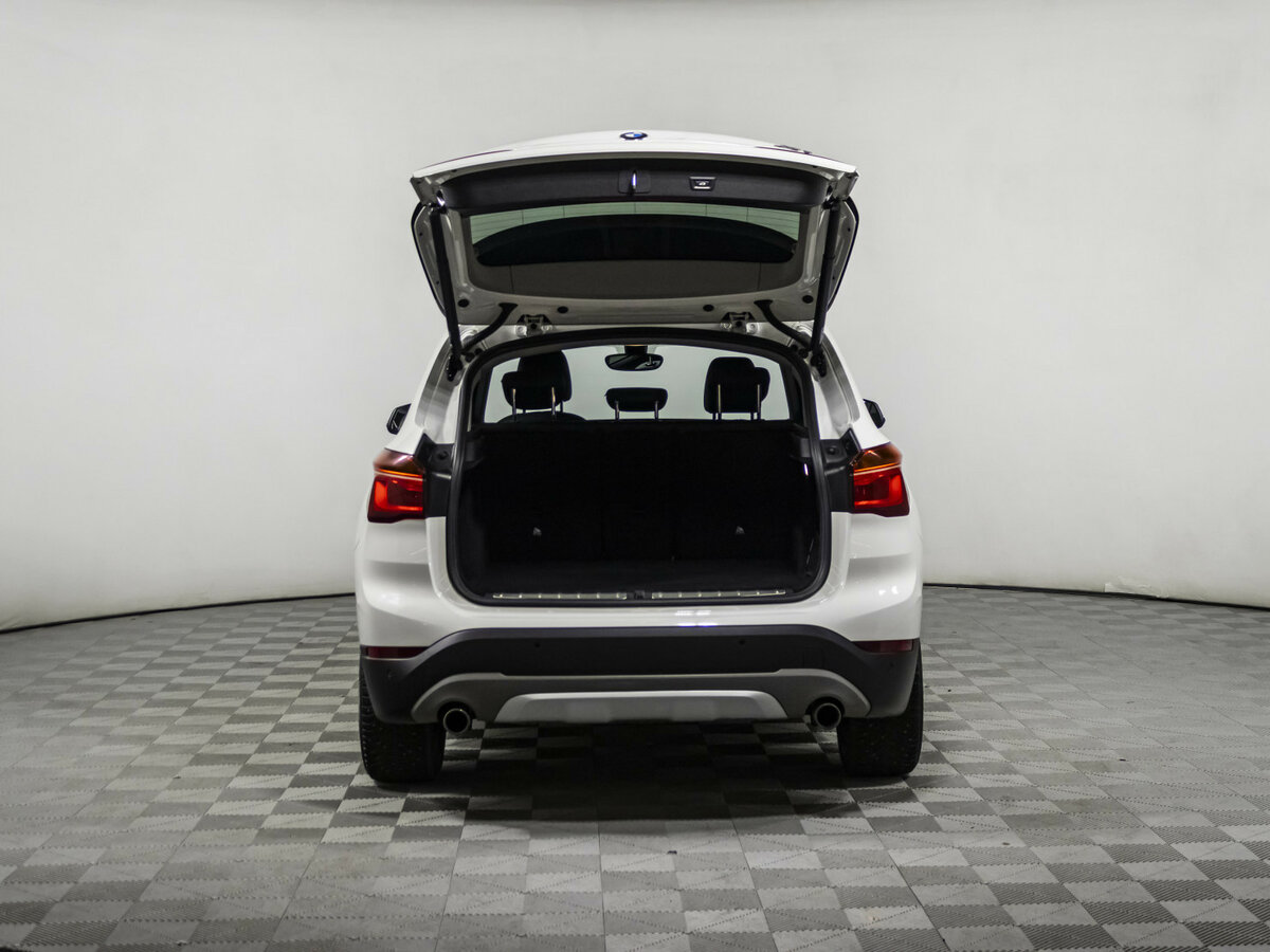 BMW X1 20i xDrive II (F48), 2016 Фото №17