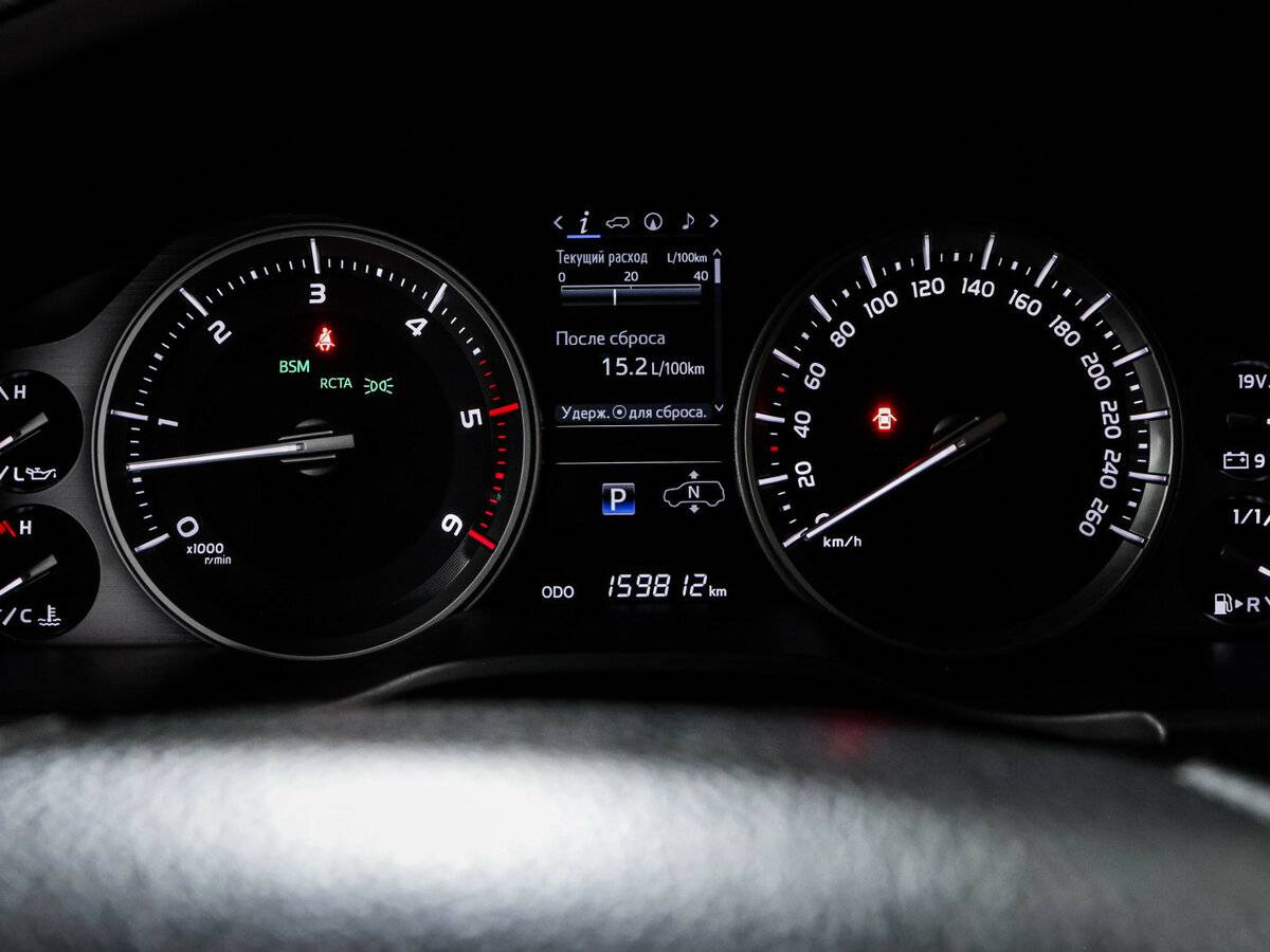 Toyota Land Cruiser 200 Series Рестайлинг 2, 2018 Фото №11