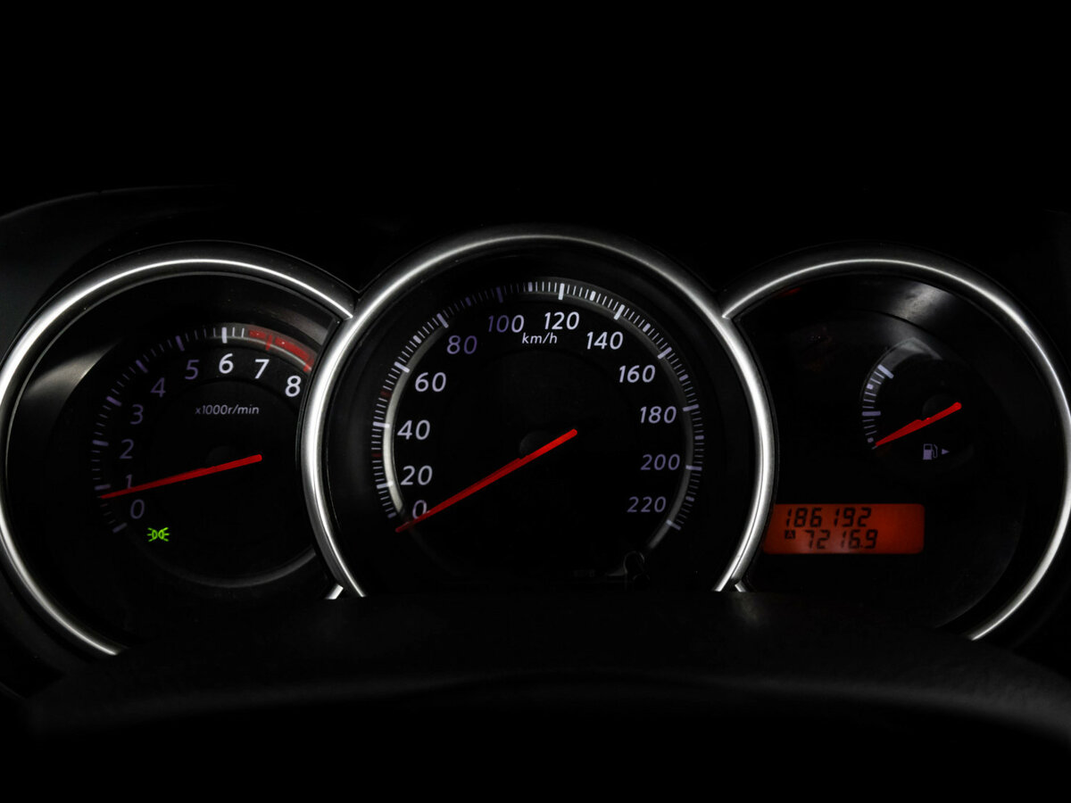 Nissan Tiida I, 2010 Фото №15