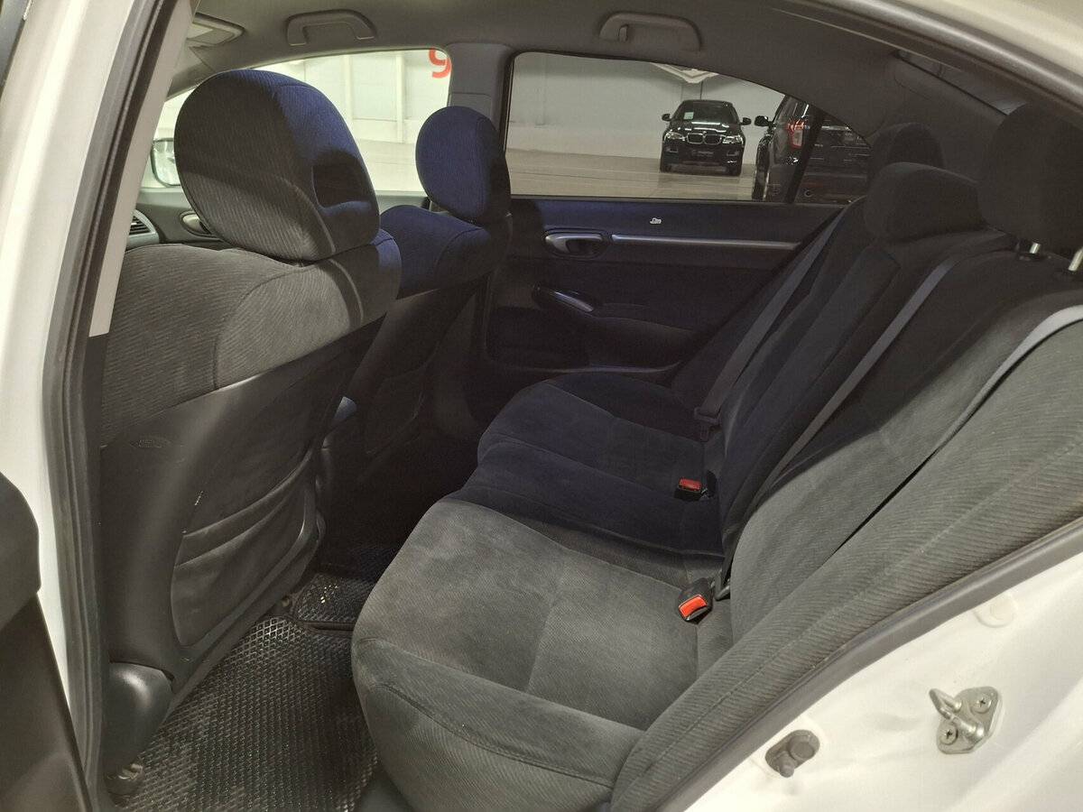 Honda Civic VIII Рестайлинг, 2010 Фото №11