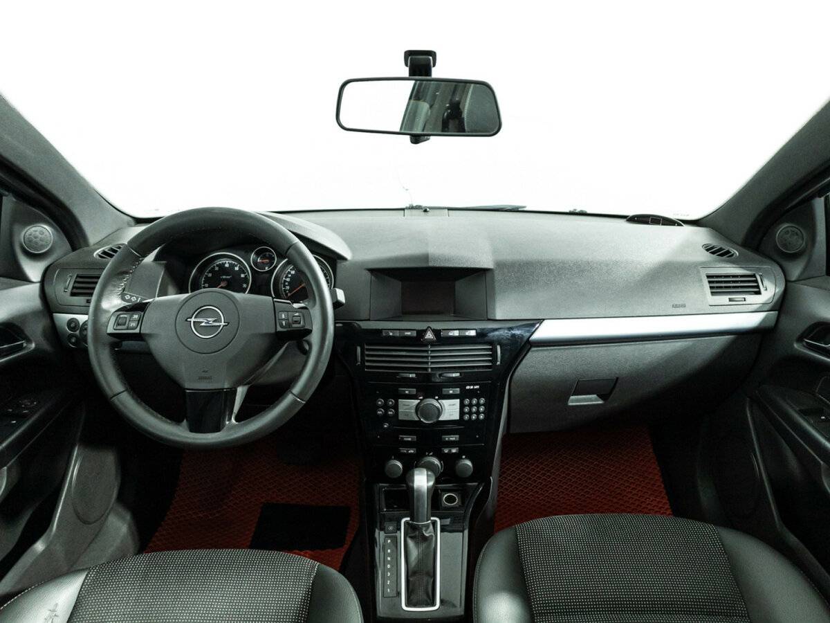 Opel Astra GTC H Рестайлинг, 2010 Фото №13