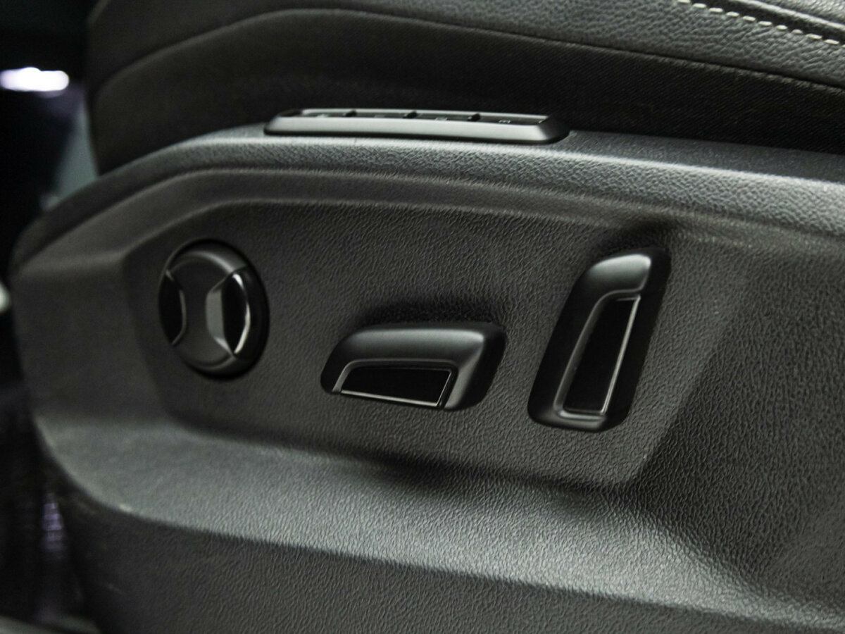 Volkswagen Tiguan II Рестайлинг, 2020 Фото №14