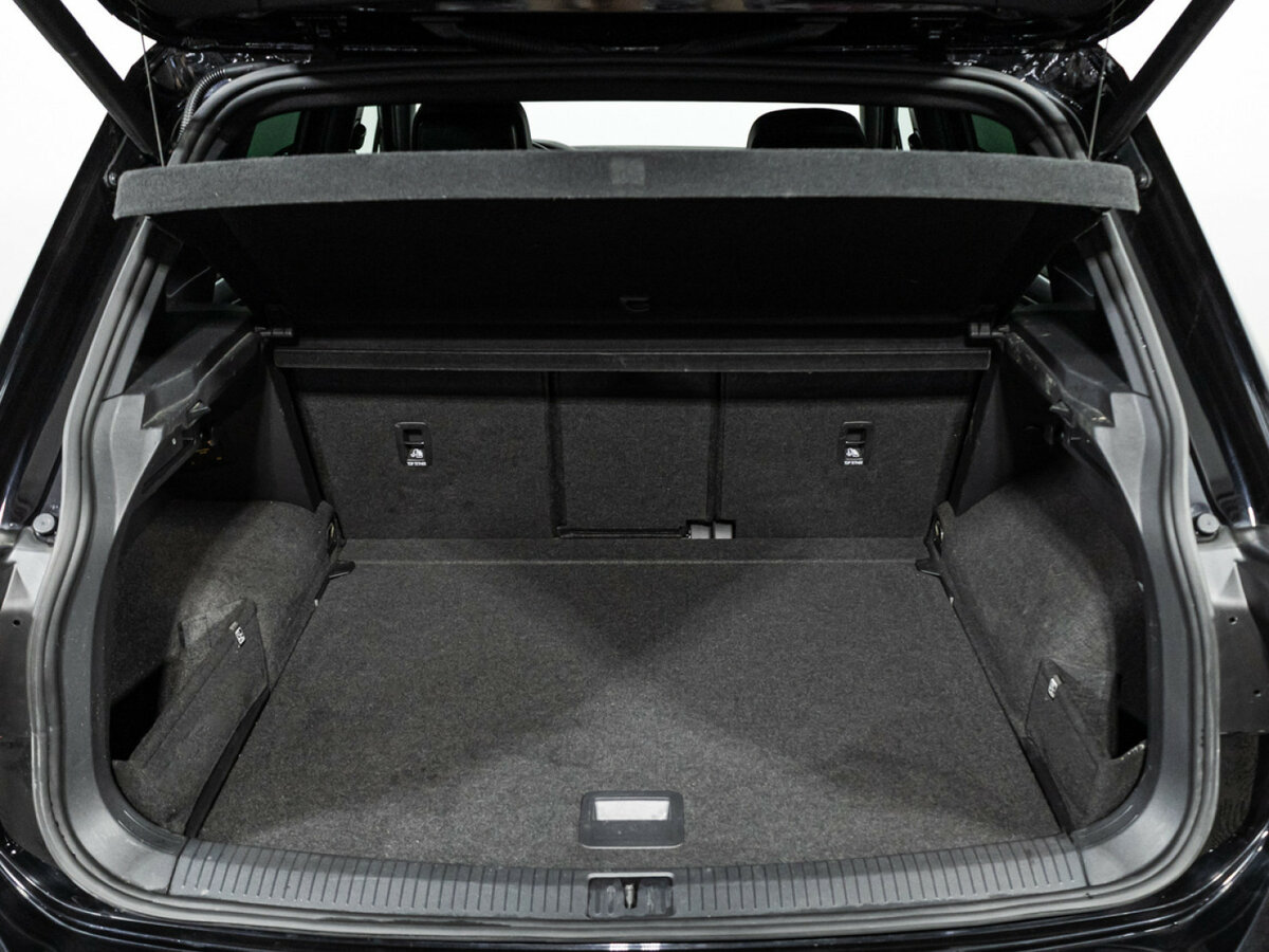 Volkswagen Tiguan II Рестайлинг, 2020 Фото №22