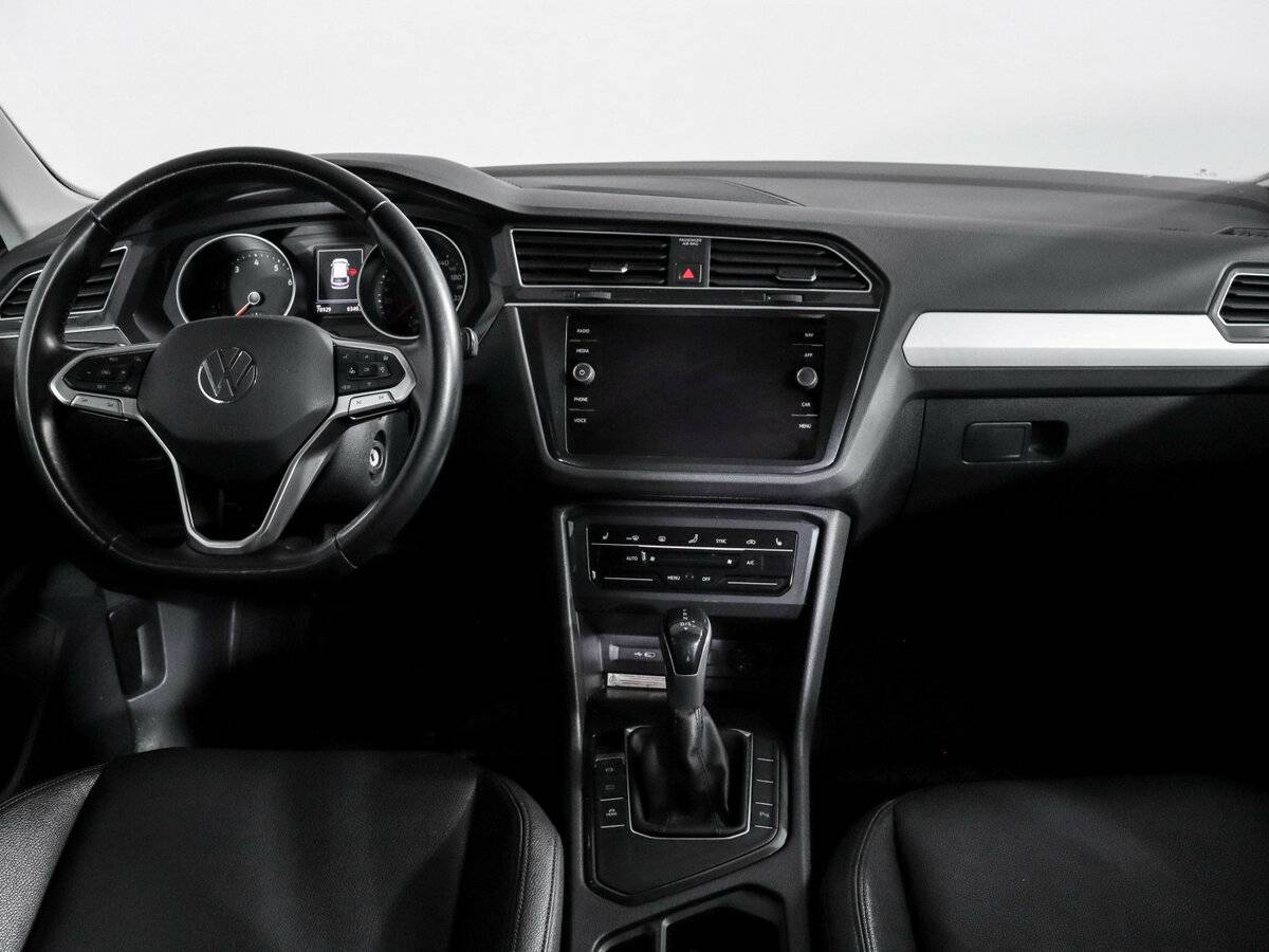 Volkswagen Tiguan II Рестайлинг, 2020 Фото №12