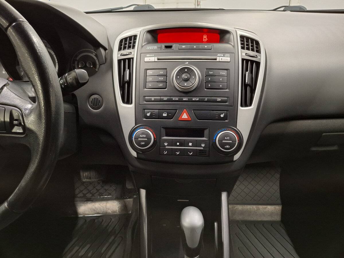 Kia Ceed I Рестайлинг, 2011 Фото №13