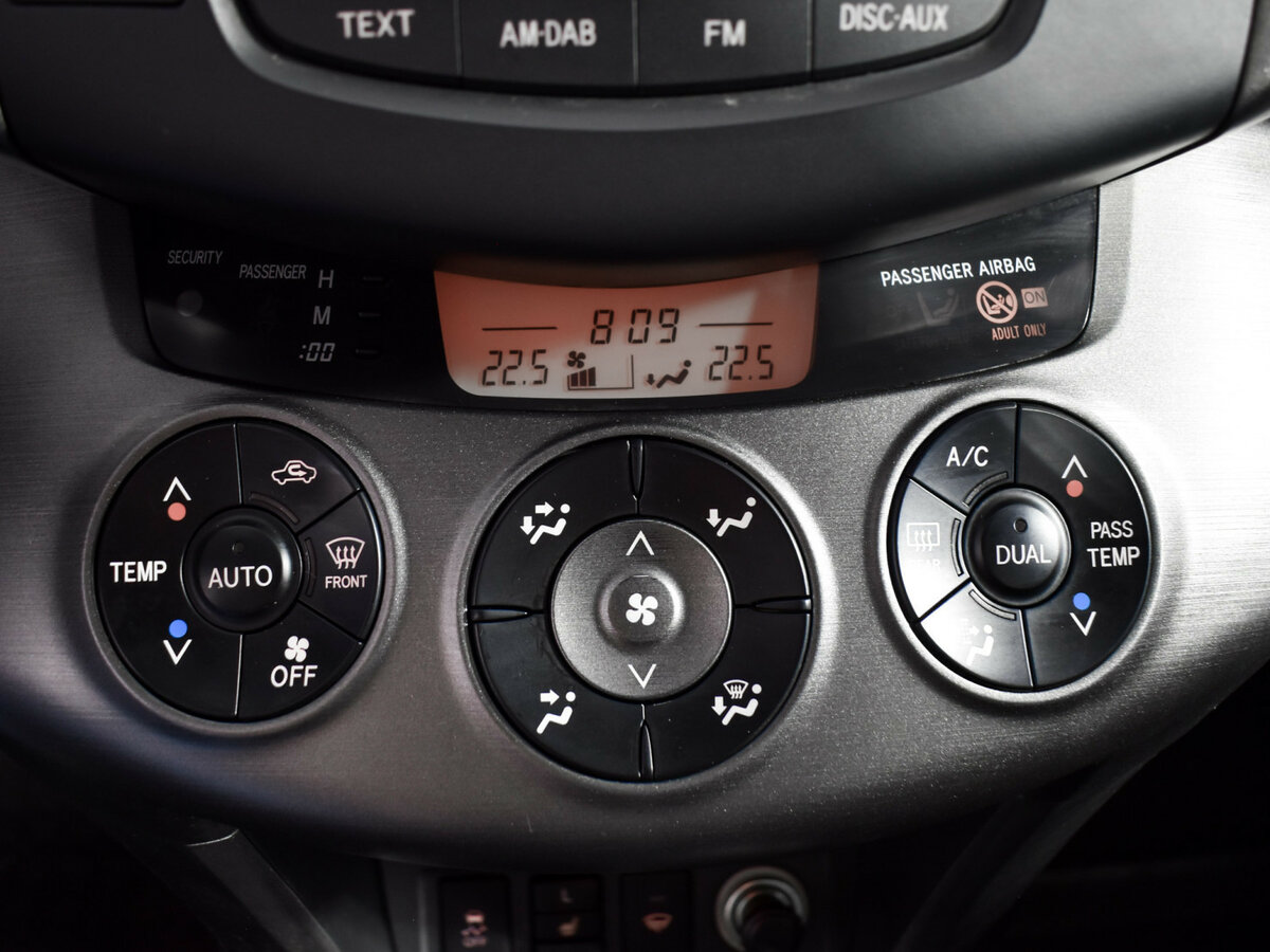 Toyota RAV4 III (XA30) Рестайлинг, 2011 Фото №16